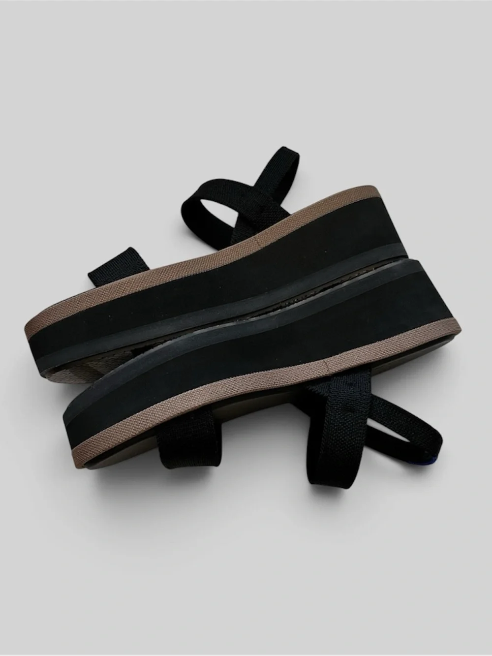 NWB Rothy's Lightweight Platform Wedge Sandal Black Pepper Strappy Size 8